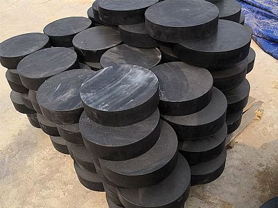 宜宾板式橡胶支座由若干层橡胶片与薄钢板经加压硫化
